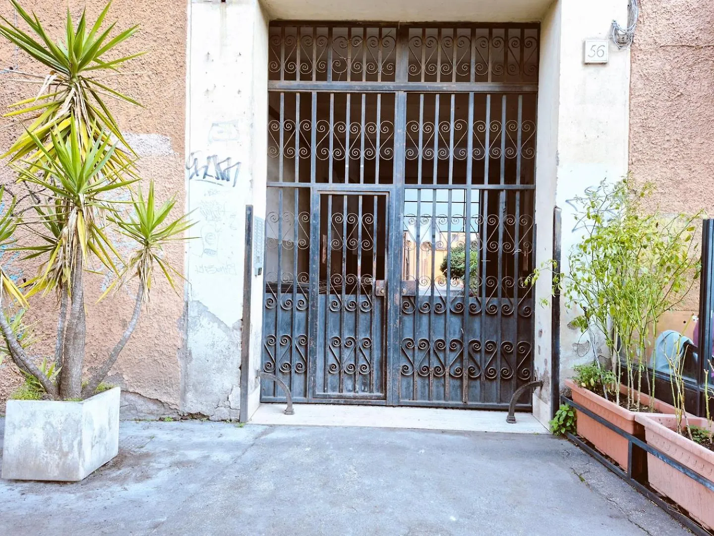 Appartamento Elegante Con Terrazzino A San Lorenzo Rome