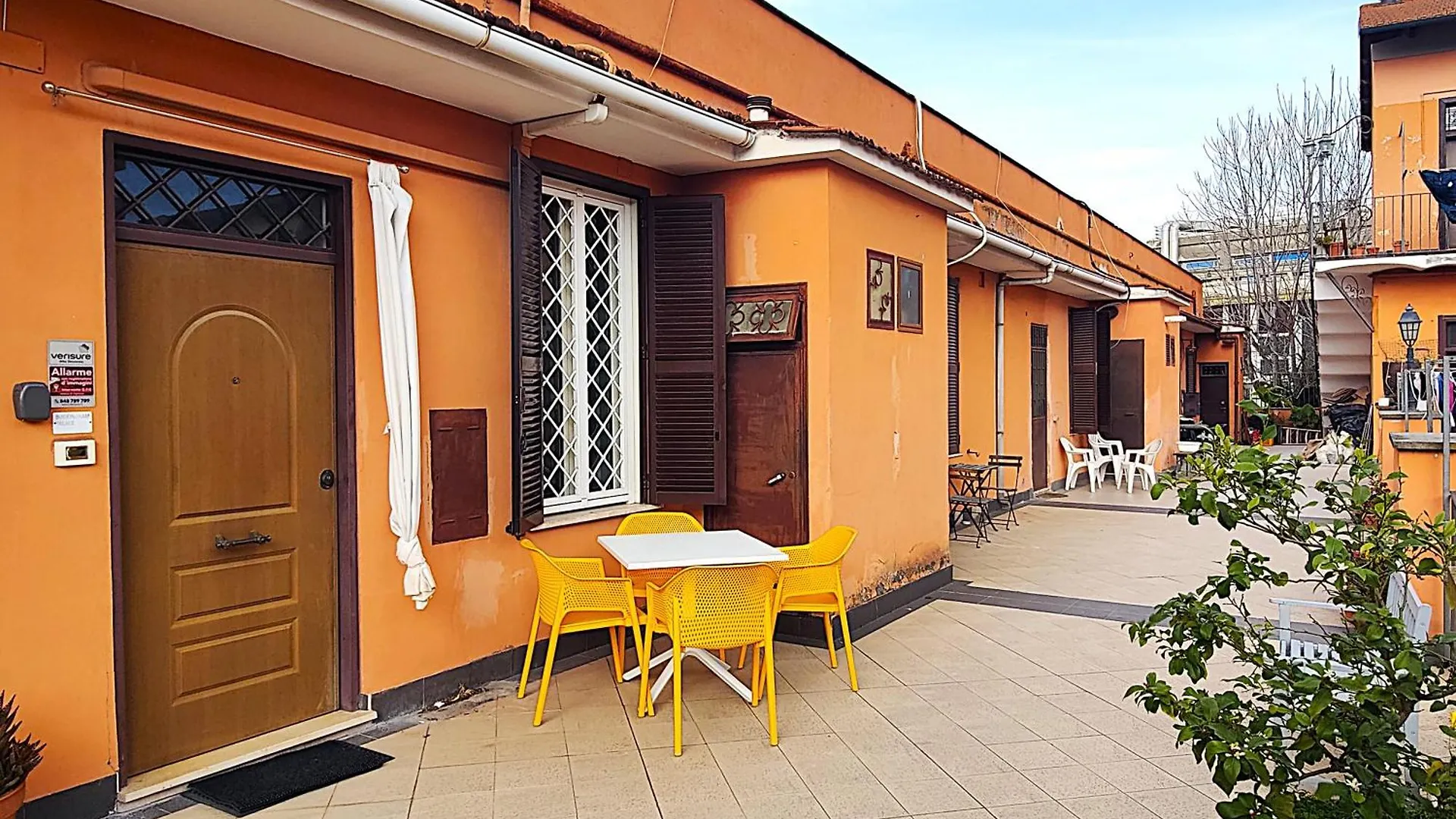 Appartamento Elegante Con Terrazzino A San Lorenzo Rome Italy