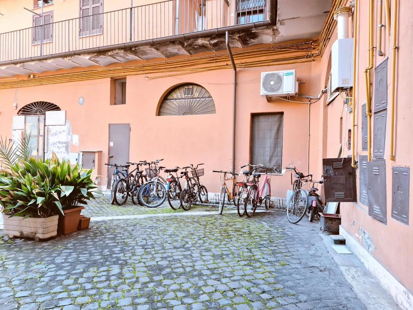Appartamento Elegante Con Terrazzino A San Lorenzo Róma 0*,