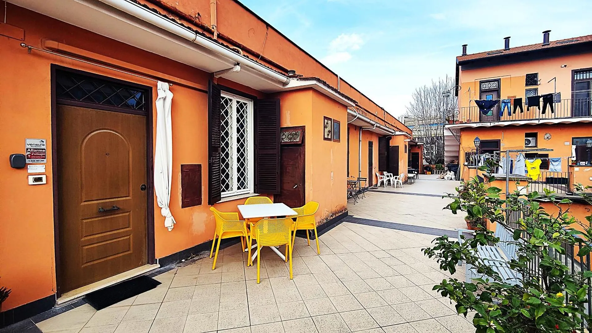 Appartamento Elegante Con Terrazzino A San Lorenzo Roma 0*,  İtalya